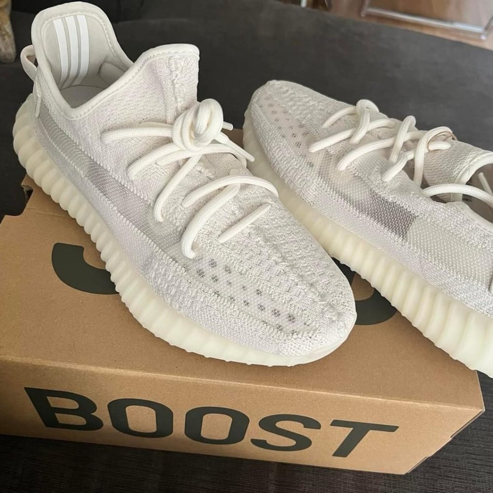 Yeezy Boost 350 V2